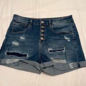 Boutique shorts, brand new never worn!